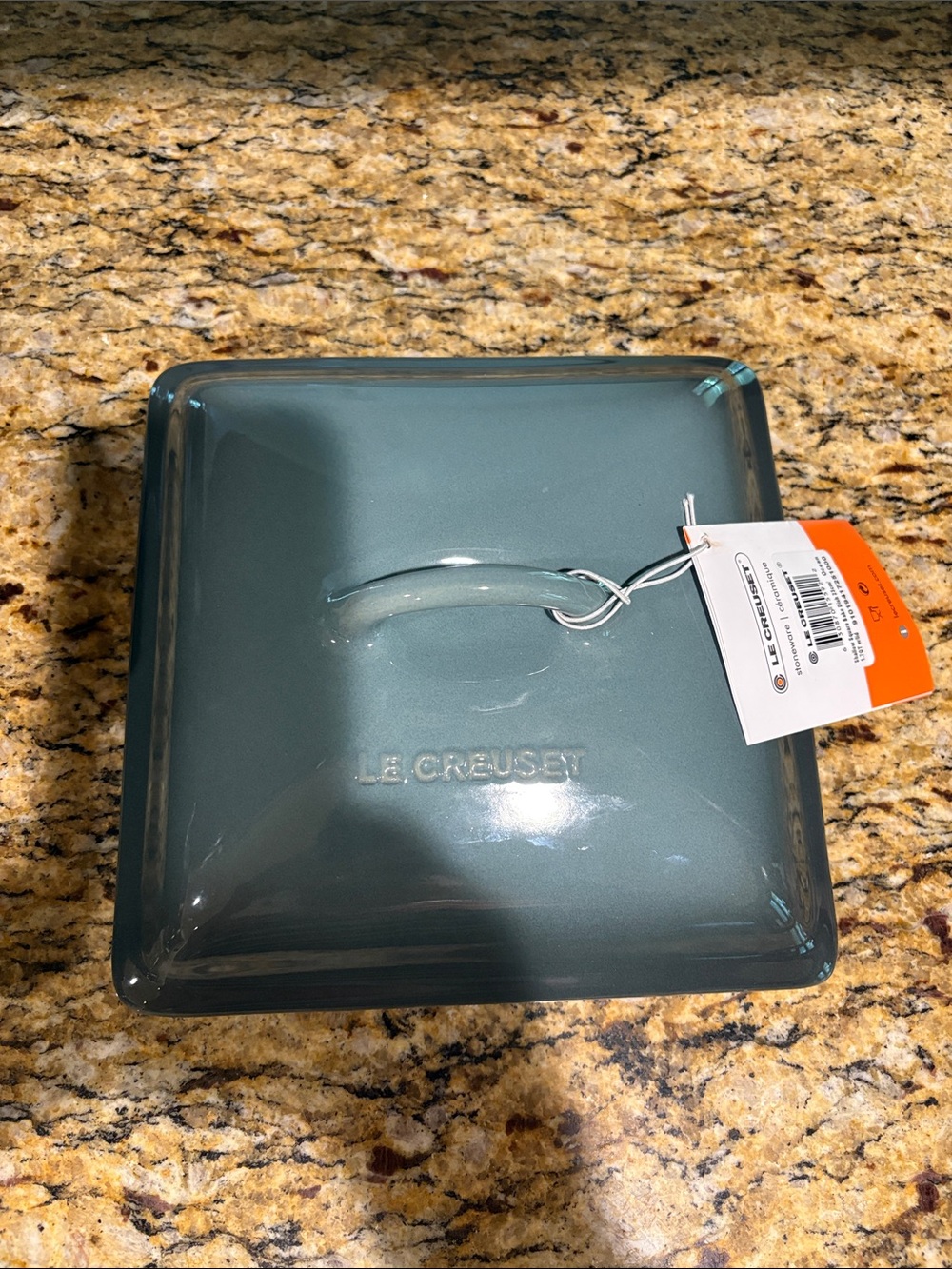Le Creuset 23cm Square Shallow Dish with Lid, Ocean - Picture 6 of 15
